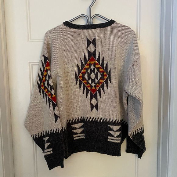 Vintage Point Zero America tribal sweaters - Picture 9 of 13